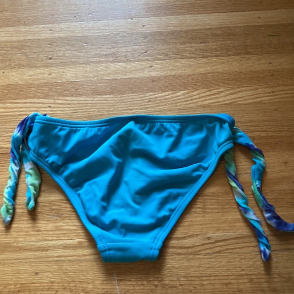 Girls oneil bikini bottoms. - Picture 2 of 2